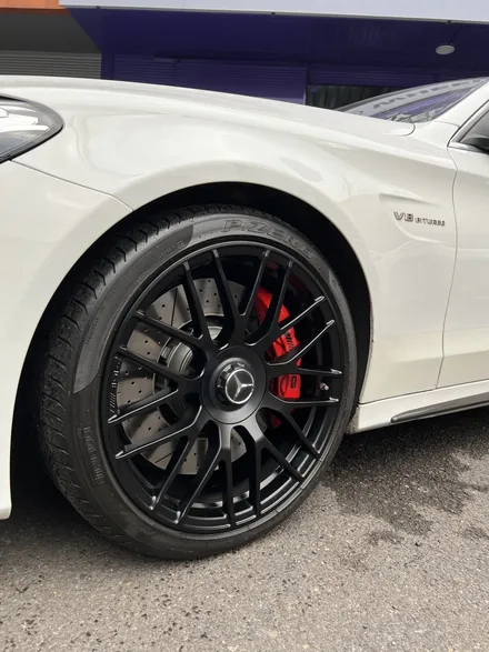 대구 휠복원 대구 휠도색 대구 휠수리 타이어 전문 휠플레이[벤츠 C63 AMG 순정 19인치 블랙반무광 휠도색 작업입니다.] / 대구 서구 평리동