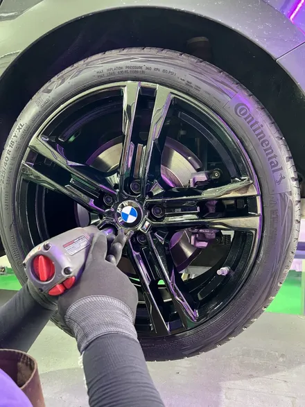대구 휠복원 대구 휠도색 대구 휠수리 잘하는곳 휠플레이[BMW 1시리즈 순정 19인치 블랙펄유광 휠도색 작업입니다.] / 대구 서구 평리동