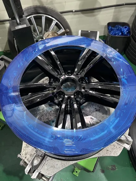 대구 휠복원 대구 휠도색 대구 자동차 휠수리 잘하는 곳 휠플레이 타이어 전문[BMW 4시리즈 순정 19인치 블랙펄유광 휠도색 작업입니다.] / 대구 서구 평리동