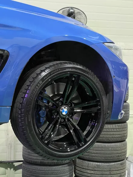 대구 휠복원 대구 휠도색 대구 휠수리 잘하는 곳 휠플레이 타이어 전문[BMW 420 순정 19인치 블랙유광 휠도색 작업입니다.] / 대구 서구 평리동