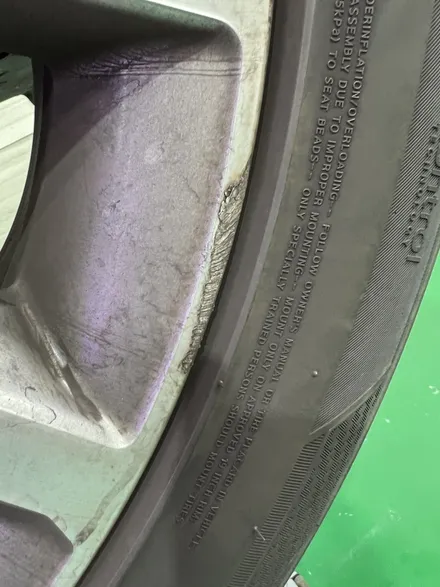 대구 휠복원 대구 휠수리 대구 휠도색 전문샵 휠플레이 [BMW X6 순정 19인치 다이아몬드컷팅 휠복원 작업입니다.] / 대구 서구 평리동