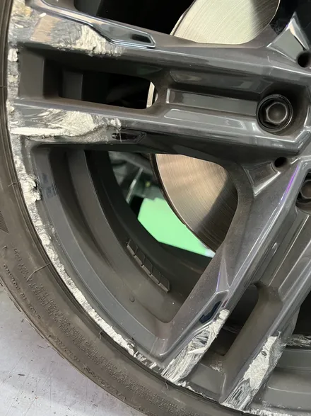 대구 휠복원 대구 휠수리 대구 휠도색 타이어 전문샵 휠플레이 [BMW X1 18인치 순정 휠복원 휠도색 작업입니다.] / 대구 서구 평리동