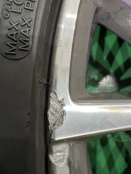 대구 휠복원 대구 휠수리 대구 휠도색 타이어 전문 휠플레이 [BMW 740 순정 20인치 다이아몬드컷팅 휠복원 작업입니다.] / 대구 서구 평리동