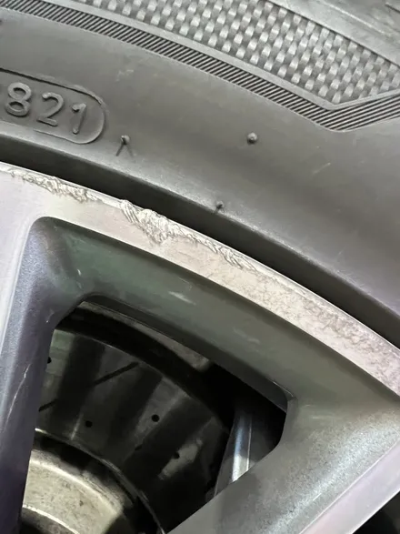 대구 휠복원 대구 휠도색 대구 휠수리 피렐리타이어 전문 휠플레이[벤츠 amg gt43 순정 20인치 다이아몬드컷팅 휠복원 작업입니다.] / 대구 서구 평리동