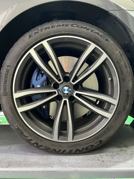 대구 휠복원 대구 휠도색 대구 휠수리 잘하는 곳 휠플레이 타이어 전문[BMW 6GT 순정 19인치 블랙유광 휠도색 작업입니다.] / 대구 서구 평리동