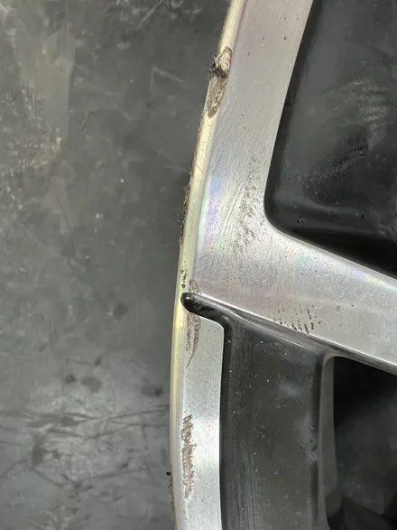 대구 휠복원 대구 휠도색 대구 자동차 휠수리 잘하는 곳 휠플레이 타이어 전문[BMW 5시리즈 순정 19인치 블랙펄유광 휠도색 작업입니다.] / 대구 서구 평리동