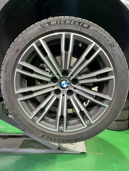 대구 휠복원 대구 휠도색 대구 자동차 휠수리 잘하는 곳 휠플레이[BMW 3시리즈 순정 18인치 블랙펄유광 휠도색 작업입니다.] / 대구 서구 평리동