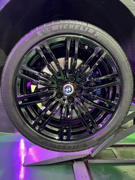 대구 휠복원 대구 휠도색 대구 자동차 휠수리 잘하는 곳 휠플레이 타이어 전문[BMW 5시리즈 순정 19인치 블랙펄유광 휠도색 작업입니다.] / 대구 서구 평리동