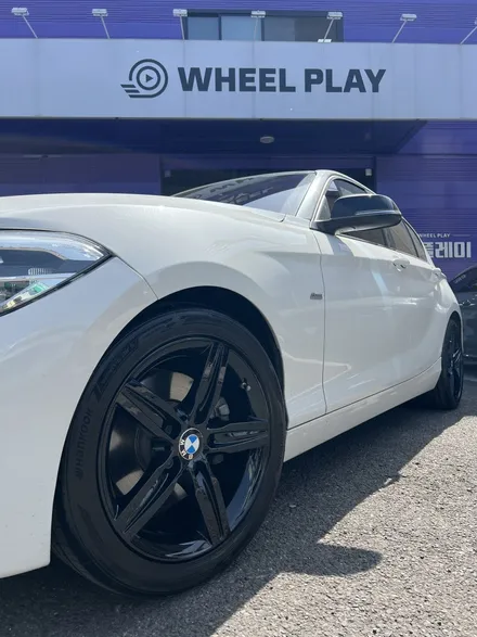 대구 휠복원 대구 휠도색 대구 자동차 휠수리 잘하는 곳 휠플레이 타이어 전문[BMW 1시리즈 순정 17인치 블랙펄유광 휠도색 작업입니다.] / 대구 서구 평리동