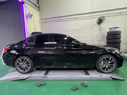 대구 휠복원 대구 휠도색 대구 자동차 휠수리 잘하는 곳 휠플레이 타이어 전문[벤츠 C43 AMG 순정 19인치 블랙커팅 커스텀 작업입니다.] / 대구 서구 평리동