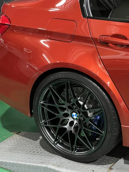 대구 휠복원 대구 휠도색 대구 자동차 휠수리 잘하는 곳 휠플레이 타이어 전문[BMW M3 순정 20인치 고스트크롬 무광 휠도색 작업입니다.] / 대구 서구 평리동