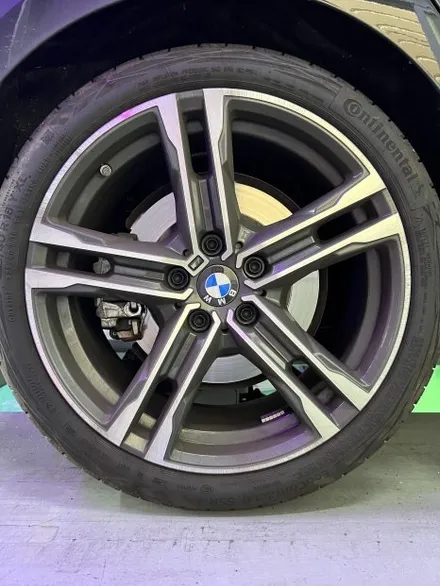 대구 휠복원 대구 휠도색 대구 휠수리 잘하는곳 휠플레이[BMW 1시리즈 순정 19인치 블랙펄유광 휠도색 작업입니다.] / 대구 서구 평리동