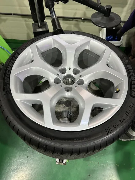 대구 휠복원 대구 휠도색 대구 휠수리 잘하는 곳 타이어 전문 휠플레이[BMW X6 순정 20인치 휠복원 작업입니다.] / 대구 서구 평리동