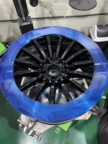 대구 휠복원 대구 휠도색 대구 자동차 휠수리 잘하는 곳 휠플레이 타이어 전문[벤츠 AMG GT43 순정 20인치 블랙펄유광 휠도색 작업입니다.] / 대구 서구 평리동