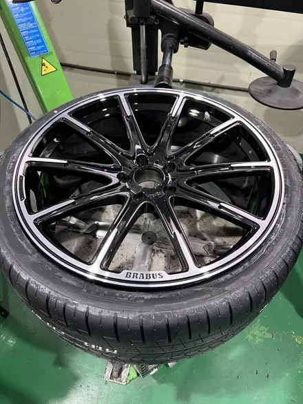 대구 휠복원 대구 휠도색 대구 휠수리 잘하는 곳 휠플레이 타이어 전문[벤츠 G바겐 BRABUS 23인치 다이아몬드 커팅 휠복원 작업입니다.] / 대구 서구 평리동