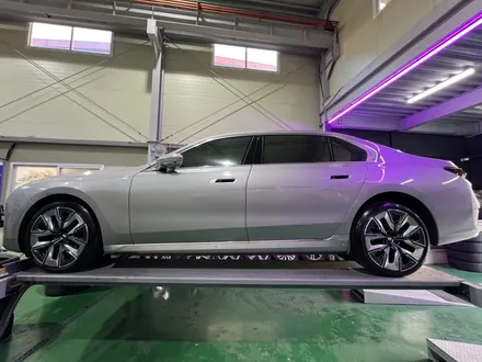 대구 휠복원 대구 휠도색 대구 자동차 휠수리 잘하는 곳 휠플레이 타이어 전문[BMW I7 7시리즈 순정 21인치 다이아몬드커팅 휠복원 작업입니다.] / 대구 서구 평리동
