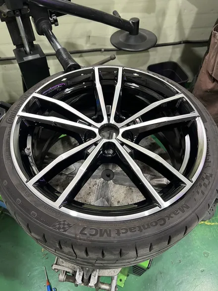 대구 휠복원 대구 휠도색 대구 자동차 휠수리 잘하는 곳 휠플레이 타이어 전문[BMW 320 투어링 순정 19인치 다이아몬드커팅 휠복원 작업입니다.] / 대구 서구 평리동