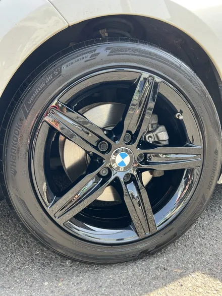 대구 휠복원 대구 휠도색 대구 자동차 휠수리 잘하는 곳 휠플레이 타이어 전문[BMW 1시리즈 순정 17인치 블랙펄유광 휠도색 작업입니다.] / 대구 서구 평리동