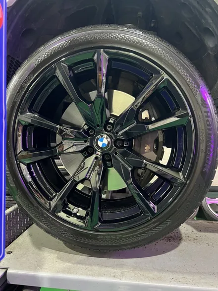 대구 휠복원 대구 휠도색 대구 자동차 휠수리 잘하는 곳 휠플레이 타이어 전문[BMW X7 순정 22인치 블랙펄유광 휠도색 작업입니다.] / 대구 서구 평리동