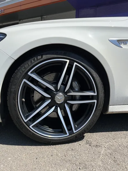 대구 휠복원 대구 휠도색 대구 휠수리 타이어 전문 휠플레이[벤츠 E63 AMG 순정 20인치 다이아몬드컷팅 휠복원 작업입니다.] / 대구 서구 평리동