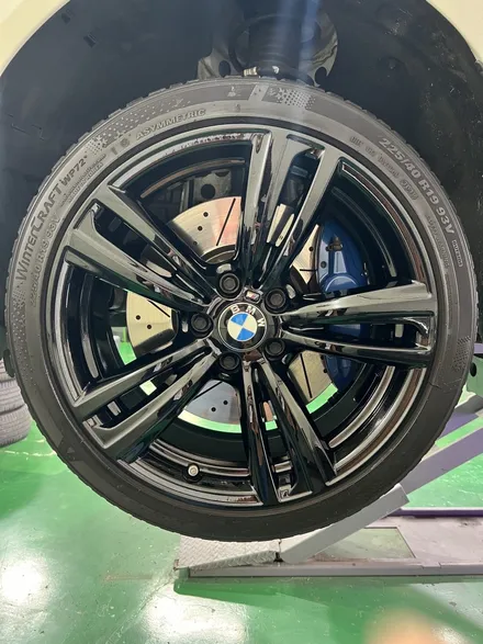 대구 휠복원 대구 휠도색 대구 자동차 휠수리 잘하는 곳 휠플레이 타이어 전문[BMW 4시리즈 순정 19인치 블랙펄유광 휠도색 작업입니다.] / 대구 서구 평리동