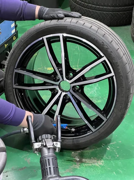 대구 휠복원 대구 휠도색 대구 자동차 휠수리 잘하는 곳 휠플레이 타이어 전문[BMW 320 투어링 순정 19인치 다이아몬드커팅 휠복원 작업입니다.] / 대구 서구 평리동