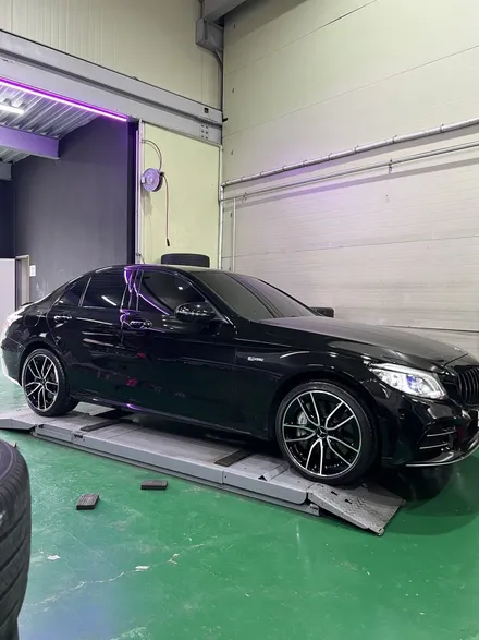 대구 휠복원 대구 휠도색 대구 자동차 휠수리 잘하는 곳 휠플레이 타이어 전문[벤츠 C43 AMG 순정 19인치 블랙커팅 커스텀 작업입니다.] / 대구 서구 평리동
