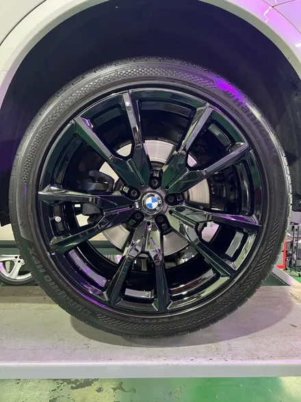 대구 휠복원 대구 휠도색 대구 자동차 휠수리 잘하는 곳 휠플레이 타이어 전문[BMW X7 순정 22인치 블랙펄유광 휠도색 작업입니다.] / 대구 서구 평리동