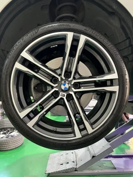 대구 휠복원 대구 휠도색 대구 휠수리 잘하는 곳 타이어 전문 휠플레이[BMW 1시리즈 순정 18인치 다이아몬드커팅 휠복원 작업입니다.] / 대구 서구 평리동