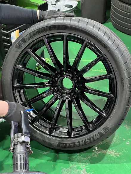 대구 휠복원 대구 휠도색 대구 자동차 휠수리 잘하는 곳 휠플레이 타이어 전문[벤츠 AMG GT43 순정 20인치 블랙펄유광 휠도색 작업입니다.] / 대구 서구 평리동