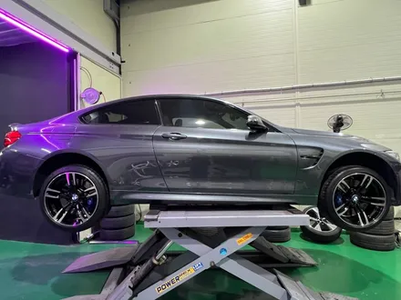 대구 휠복원 대구 휠도색 대구 자동차 휠수리 잘하는 곳 휠플레이 타이어 전문[BMW M4 순정 19인치 다이아몬드커팅 휠복원 작업입니다.] / 대구 서구 평리동