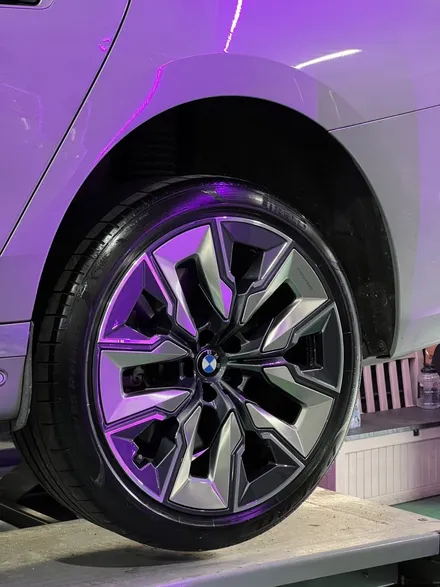 대구 휠복원 대구 휠도색 대구 자동차 휠수리 잘하는 곳 휠플레이 타이어 전문[BMW I7 7시리즈 순정 21인치 다이아몬드커팅 휠복원 작업입니다.] / 대구 서구 평리동