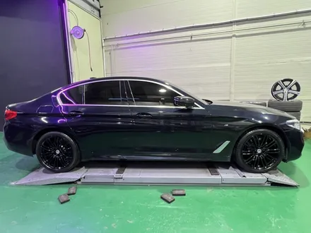 대구 휠복원 대구 휠도색 대구 자동차 휠수리 잘하는 곳 휠플레이 타이어 전문[BMW 5시리즈 순정 19인치 블랙펄유광 휠도색 작업입니다.] / 대구 서구 평리동