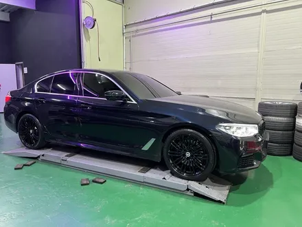대구 휠복원 대구 휠도색 대구 자동차 휠수리 잘하는 곳 휠플레이 타이어 전문[BMW 5시리즈 순정 19인치 블랙펄유광 휠도색 작업입니다.] / 대구 서구 평리동