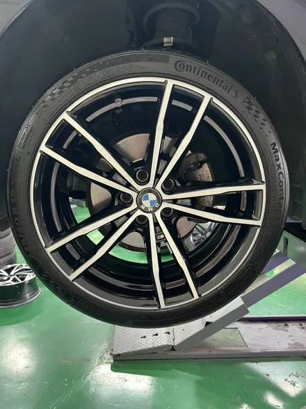 대구 휠복원 대구 휠도색 대구 자동차 휠수리 잘하는 곳 휠플레이 타이어 전문[BMW 320 투어링 순정 19인치 다이아몬드커팅 휠복원 작업입니다.] / 대구 서구 평리동