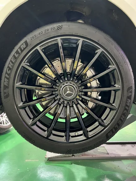 대구 휠복원 대구 휠도색 대구 자동차 휠수리 잘하는 곳 휠플레이 타이어 전문[벤츠 AMG GT43 순정 20인치 블랙펄유광 휠도색 작업입니다.] / 대구 서구 평리동