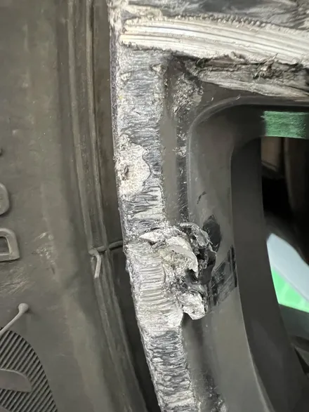 대구 휠복원 대구 휠수리 대구 휠도색 타이어 전문샵 휠플레이 [BMW X1 18인치 순정 휠복원 휠도색 작업입니다.] / 대구 서구 평리동