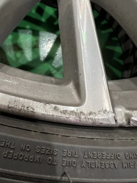 대구 휠복원 대구 휠수리 대구 휠도색 타이어 전문 휠플레이 [BMW 740 순정 20인치 다이아몬드컷팅 휠복원 작업입니다.] / 대구 서구 평리동