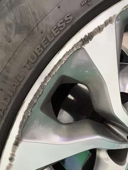 대구 휠복원 대구 휠도색 대구 휠수리 타이어 전문 휠플레이[BMW X6 순정 20인치 다이아몬드컷팅 휠복원 작업입니다.] / 대구 서구 평리동