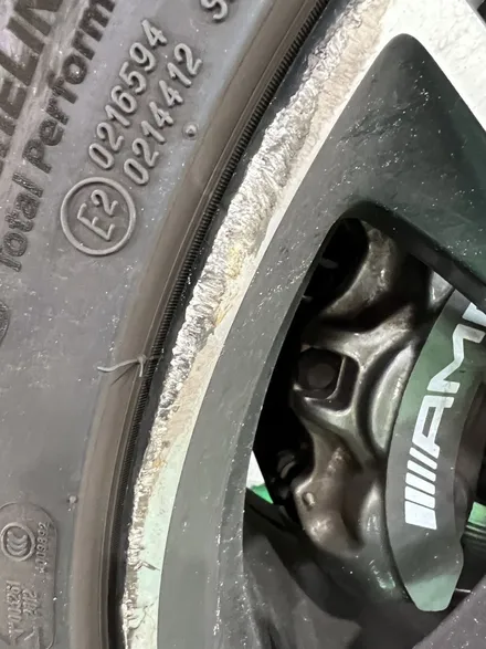 대구 휠복원 대구 휠도색 대구 휠수리 타이어 전문 휠플레이[벤츠 E63 AMG 순정 20인치 다이아몬드컷팅 휠복원 작업입니다.] / 대구 서구 평리동