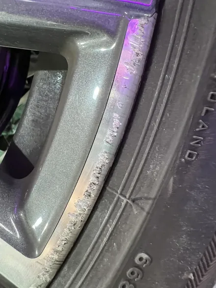 대구 휠복원 대구 휠도색 대구 휠수리 타이어 전문 휠플레이[BMW 7시리즈 순정 20인치 블랙펄유광 휠도색 작업입니다.] / 대구 서구 평리동