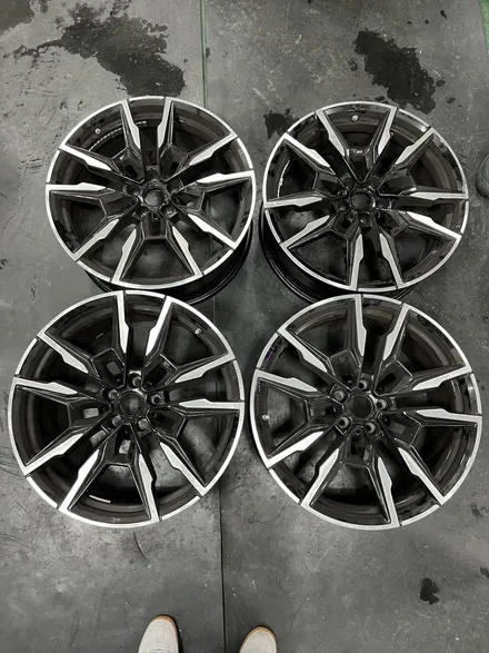 대구 휠복원 대구 휠도색 대구 자동차 휠수리 잘하는 곳 휠플레이 타이어 전문 [BMW 850 순정 20인치 블랙펄유광 휠도색 작업입니다.] / 대구 서구 평리동