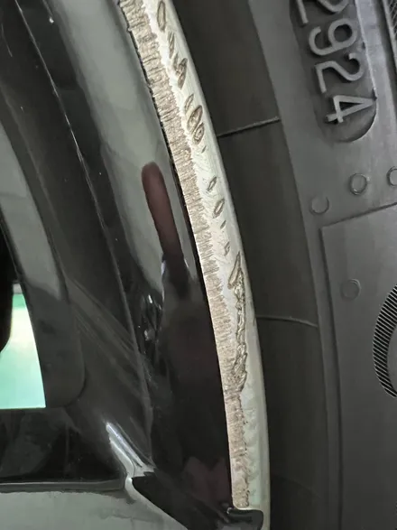 대구 휠복원 대구 휠도색 대구 자동차 휠수리 잘하는 곳 휠플레이 타이어 전문[BMW 320 투어링 순정 19인치 다이아몬드커팅 휠복원 작업입니다.] / 대구 서구 평리동
