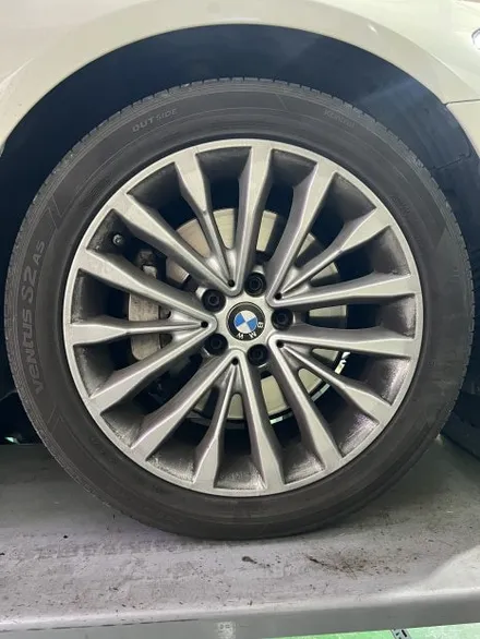 대구 휠복원 대구 휠도색 대구 자동차 휠수리 잘하는 곳 휠플레이 타이어 전문[BMW 5시리즈 순정 18인치 블랙유광 휠도색 작업입니다.] / 대구 서구 평리동