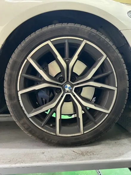 대구 휠복원 대구 휠도색 대구 자동차 휠수리 잘하는 곳 휠플레이 타이어 전문[BMW G30 5시리즈 순정 19인치 다이아몬드커팅 휠커스텀 작업입니다.] / 대구 서구 평리동