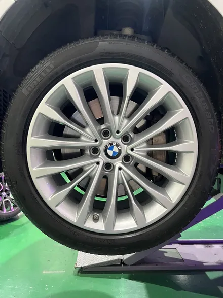 대구 휠복원 대구 휠도색 대구 자동차 휠수리 잘하는 곳 휠플레이 타이어 전문[BMW 5시리즈 순정 18인치 순정 휠복원 작업입니다.] / 대구 서구 평리동