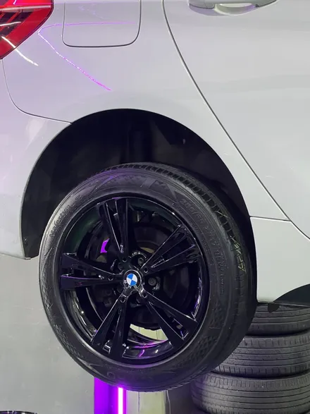 대구 휠복원 대구 휠도색 대구 자동차 휠수리 잘하는 곳 휠플레이 타이어 전문[BMW 2시리즈 액티브 투어러 순정 17인치 블랙펄유광 휠도색 작업입니다.] / 대구 서구 평리동