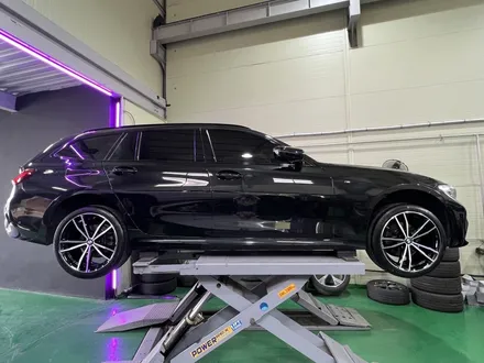 대구 휠복원 대구 휠도색 대구 자동차 휠수리 잘하는 곳 휠플레이 타이어 전문[BMW 320 투어링 순정 19인치 다이아몬드커팅 휠복원 작업입니다.] / 대구 서구 평리동