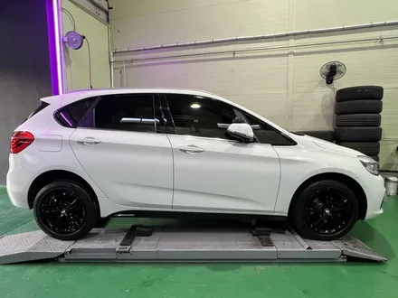 대구 휠복원 대구 휠도색 대구 자동차 휠수리 잘하는 곳 휠플레이 타이어 전문[BMW 2시리즈 액티브 투어러 순정 17인치 블랙펄유광 휠도색 작업입니다.] / 대구 서구 평리동