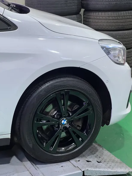 대구 휠복원 대구 휠도색 대구 자동차 휠수리 잘하는 곳 휠플레이 타이어 전문[BMW 2시리즈 액티브 투어러 순정 17인치 블랙펄유광 휠도색 작업입니다.] / 대구 서구 평리동